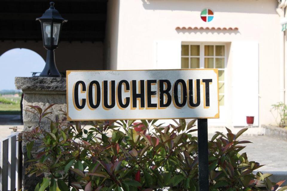 Bed and Breakfast Chateau Couchebout Pugnac Экстерьер фото